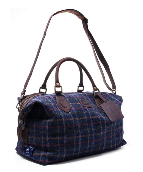 barbour heritage weekender bag.